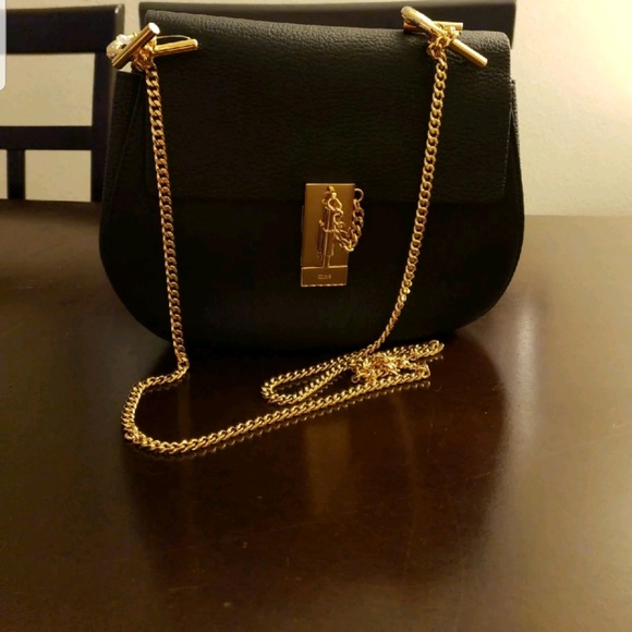 Meet your Posher, Aly - Picture 1 of 1